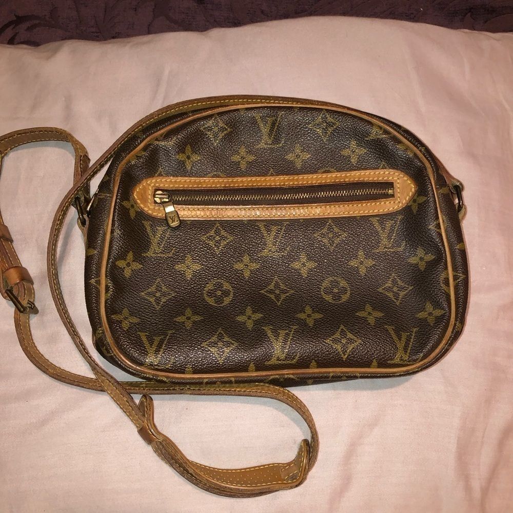 Louis Vuitton Selis GM